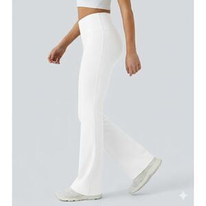 Halara DayStretch High Waisted Pocket Plain Leggings White Size M NWT